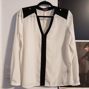 Vince Camuto long sleeve top